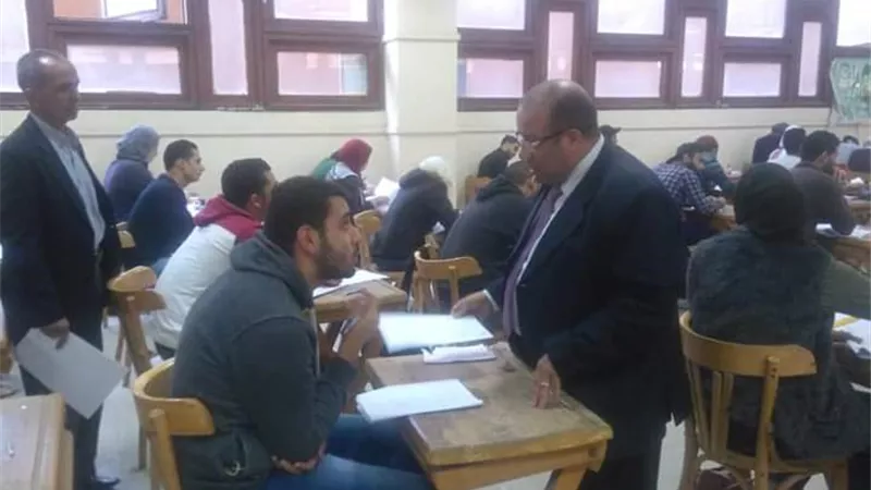 عميدة ألسن عين شمس تتفقد امتحانات الفصل الدراسي الاول