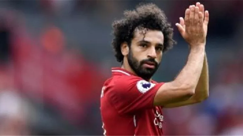 ماذا قال محمد صلاح لنجم وسط الأهلى الجديد؟