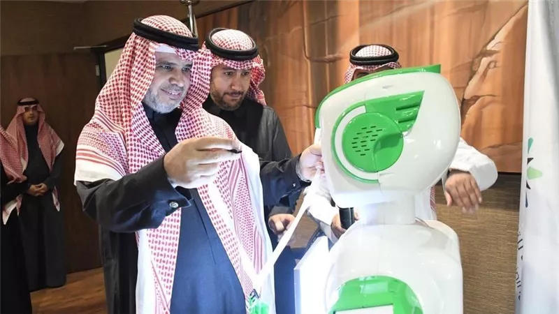 روبوت آلى يتسلم وظيفته الحكومية في السعودية