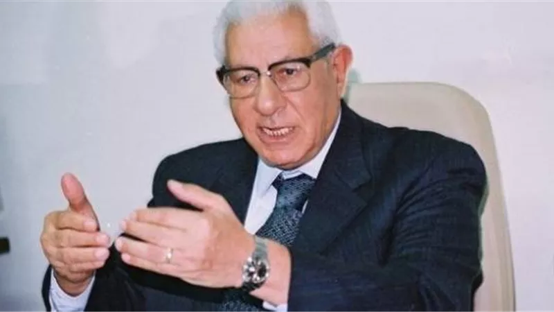 مكرم محمد أحمد