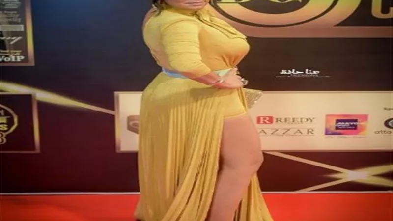 احتفال رانيا يوسف وابنتيها بالكريسماس يشعل السوشيال ميديا صور