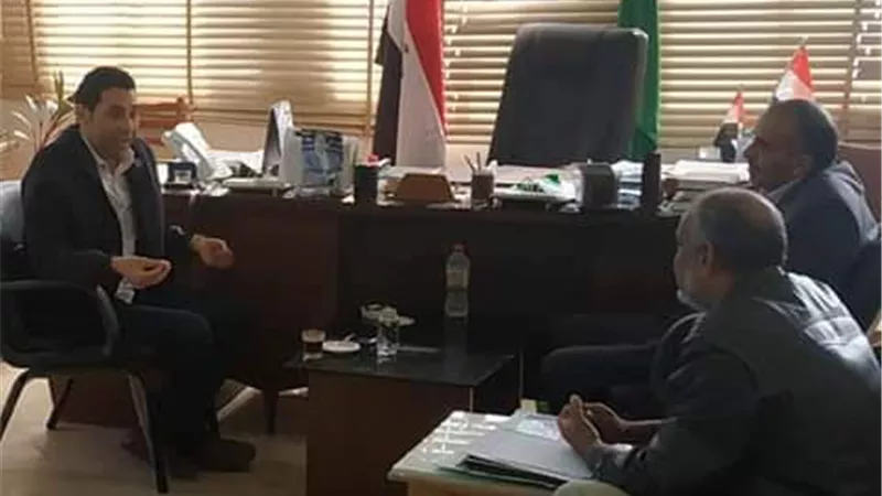 رئيس المكافحة بوزارة الزراعة يستعرض رصيد المبيدات في الإسماعيلية
