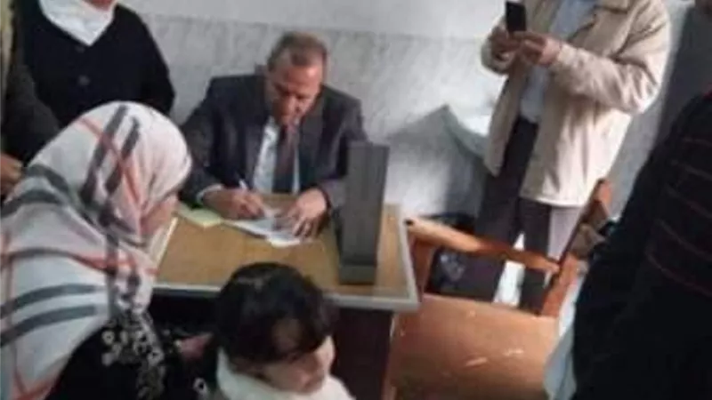 غاب الاطباء بالكامل وحضر وكيل الوزارة ..حدث في الوحده الصحيه بدكرنس