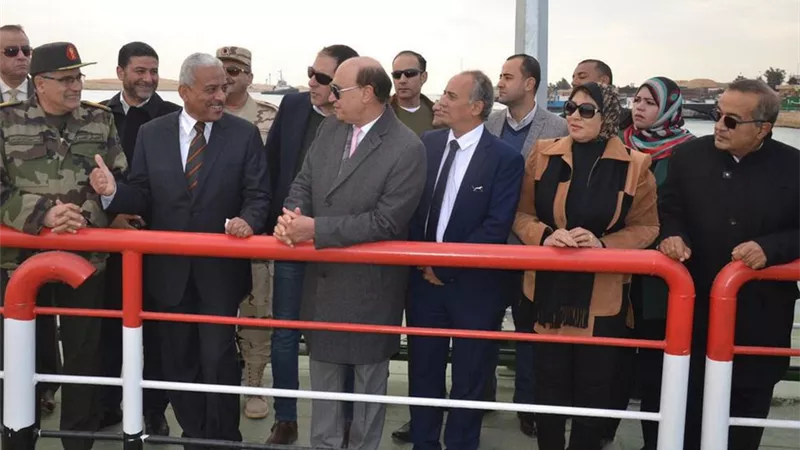 بدأ التشغيل التجريبى لأول كوبرى عائم فى محافظة السويس