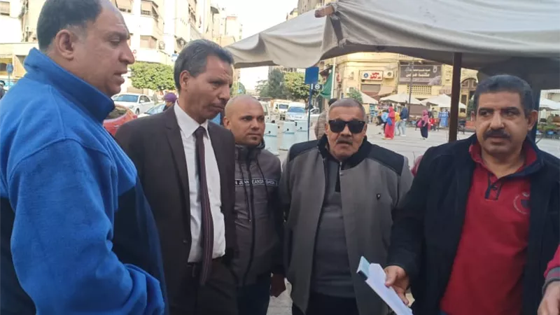 بالصور حملات مكثفة على مطاعم وأسواق الأزبكية