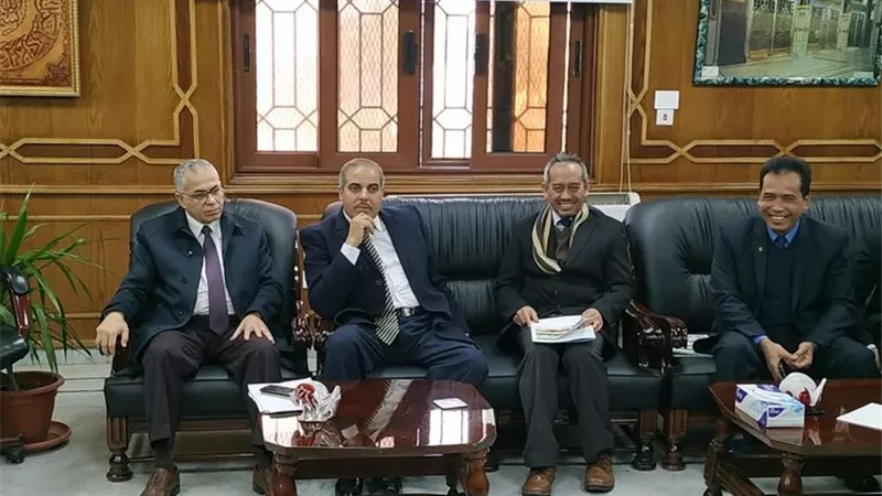 المحرصاوى وشهاب يبحثان إنشاء قسم للغة الإندونيسية بجامعة الازهر