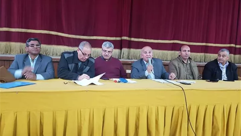 تعليم طوخ يناقش الاستعدادات لامتحانات نصف العام