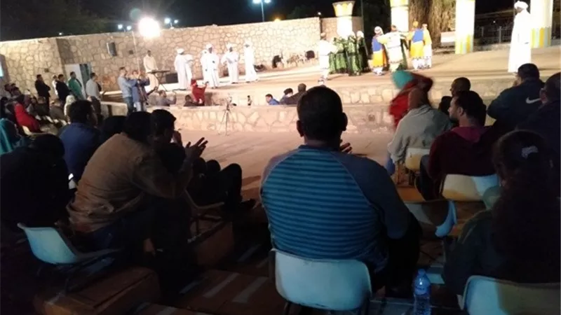 ذوى الاحتياجات الخاصة يحتفلون بختام عامهم على نيل أسوان