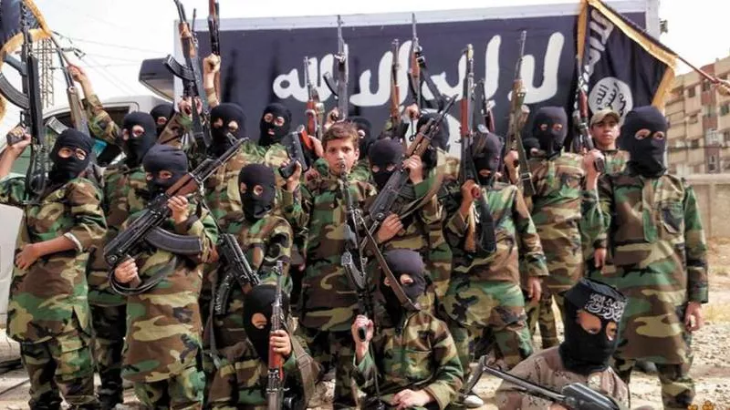 الأطفال في صفوف داعش كيف اغتال التنظيم الإرهابي البراءة؟