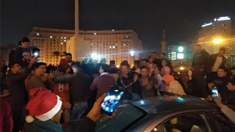 افراح واحتفالات كبيرة بالعام الجديد فى وسط البلد وميدان التحرير