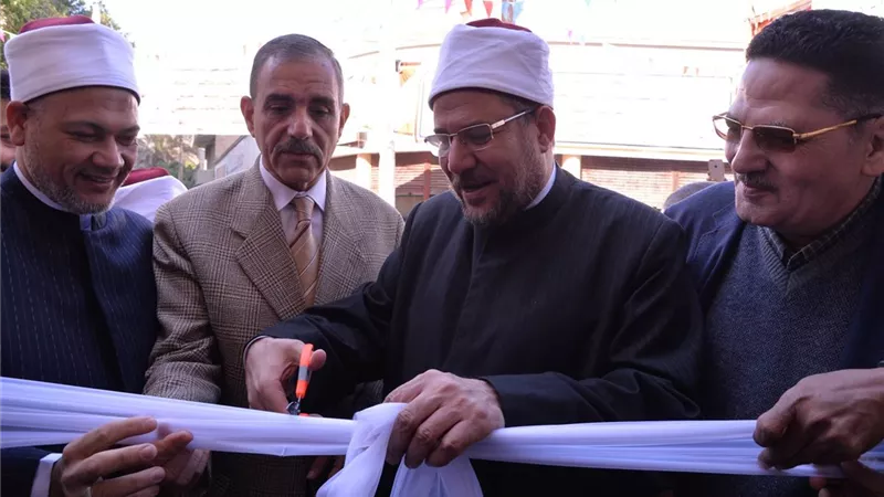 وزير الأوقاف ومحافظ أسيوط يفتتحان مسجد بدر بحي غرب بعد تجديده وتطويره