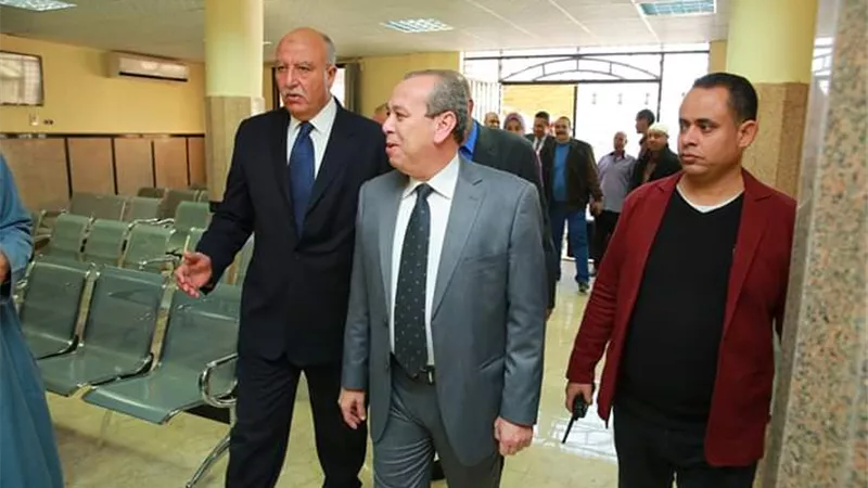 محافظ كفرالشيخ يتفقد المركز التكنولوجي لخدمة المواطنين