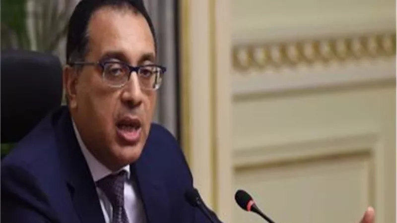 رئيس الوزراء يتابع تطوير منطقة سور مجرى العيون