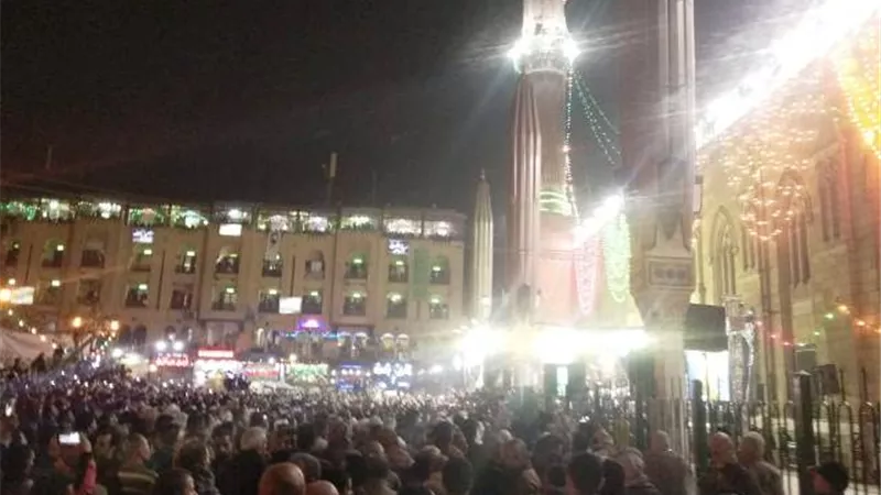 فارس الانشاد الدينى محمود التهامى يغرد بميدان الحسين بالصور