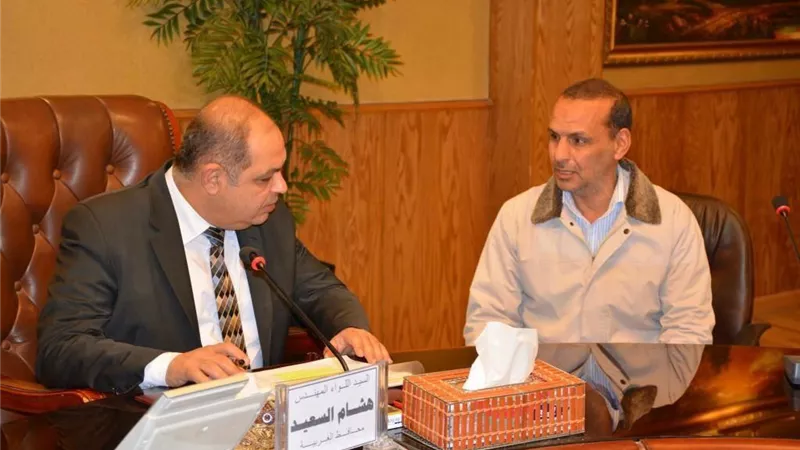 محافظ الغربية يصرف ١٠٠٠ جنيه لمريض ويشكل لجنة لإزالة التعديات