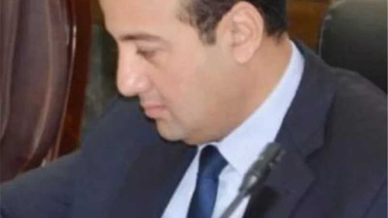 الرقابة الإدارية تضبط موظف تأمينات بالمحلة استولى على ٨٥٠ ألف جنيه
