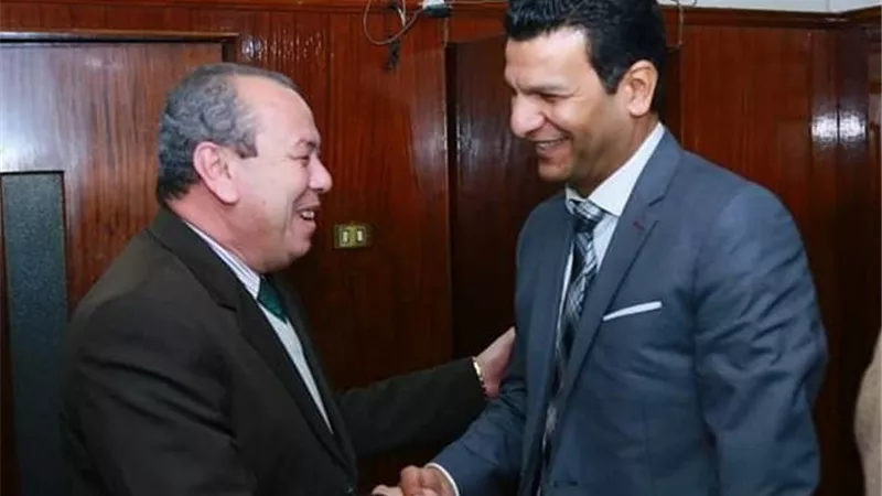 محافظ كفرالشيخ ينظر لملفات التظلمات وتقنين الأراضى مع مفوض الدولة