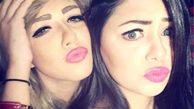 فيديو مثير لسارة سلامة وشقيقتها احتفالا برأس السنة