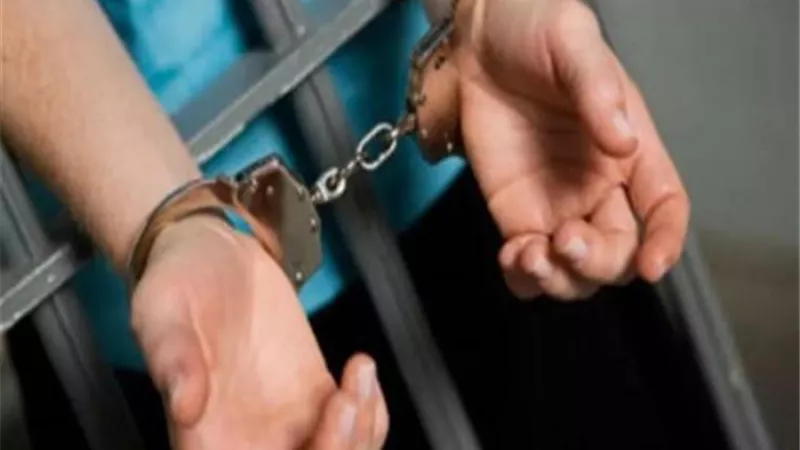 ضبط سائق انتحل صفة موظف عمومي وتقاضيه مبالغ ماليه بسوهاج