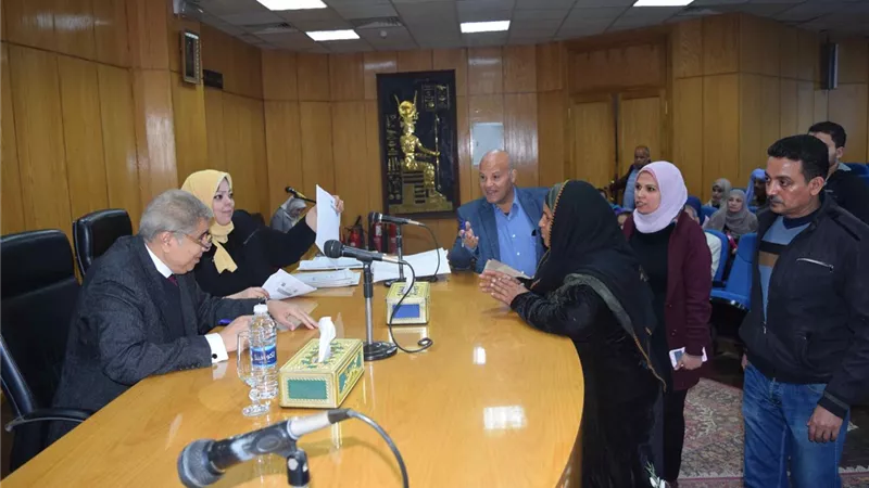 تكليف القيادات بحل المشاكل .. والاكشاك فى القرى فقط