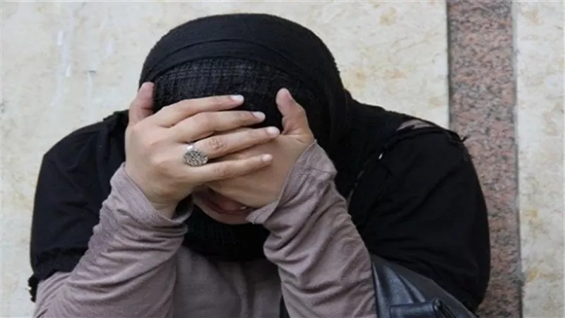 تطلب الخلع من زوجها بسبب صوته