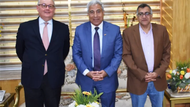 محافظ أسوان يستقبل السفير الإيطالى ويؤكد على عمق العلاقات المصرية الإيطالية