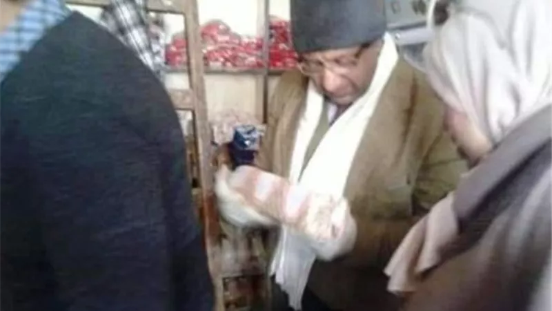بالصور تحرير 5 محاضر صحية وضبط كميات من المواد غذائية بسوهاج