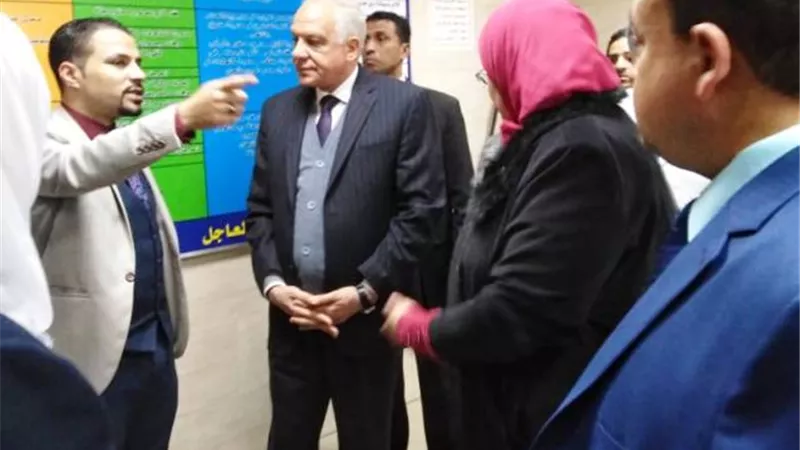 محافظ الجيزه و وكيل الصحه يتفقدان مستشفى العجوزة للاطمئنان على الخدمات
