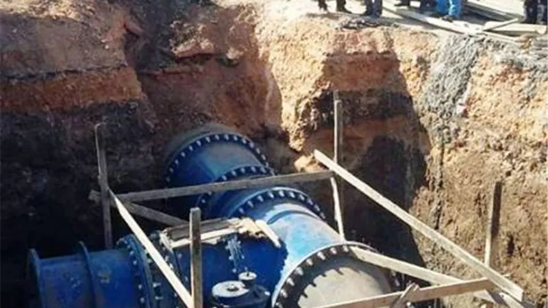 تنفيذ عداية لربط قرى مركز ديروط للاستفادة من محطة مياه شلش بالصور