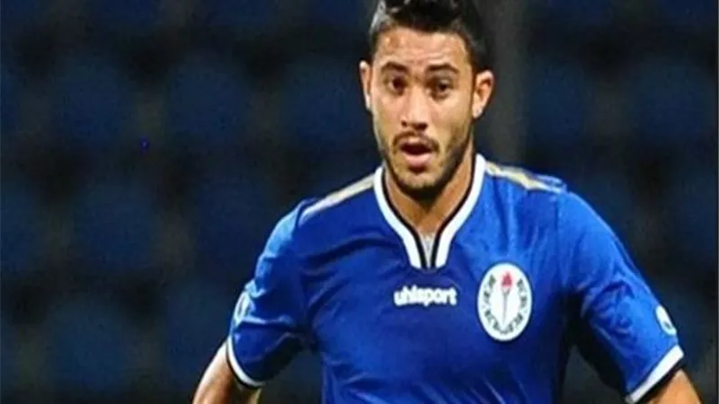 نجم دفاع سموحة يفجر مفاجأة جديدة بشأن انتقاله للأهلى