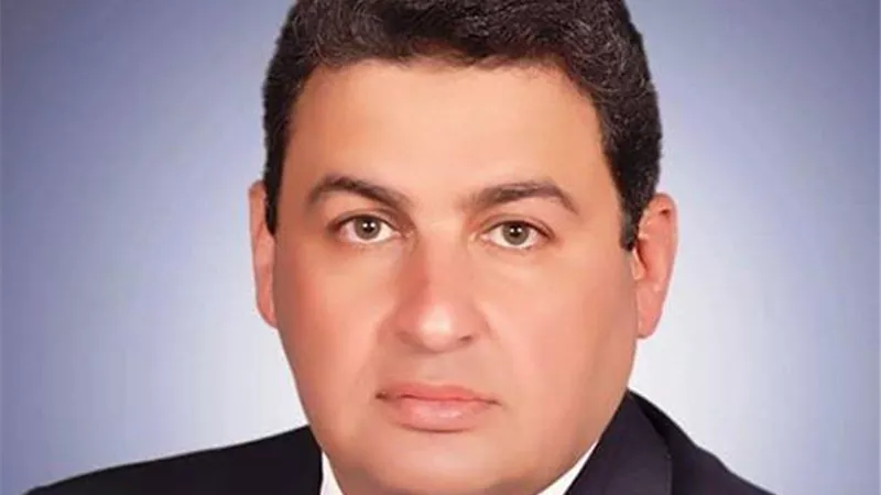 العقاد يقترح إضافة كل من تجاوز 65 عاما للتأمين الصحى الشامل