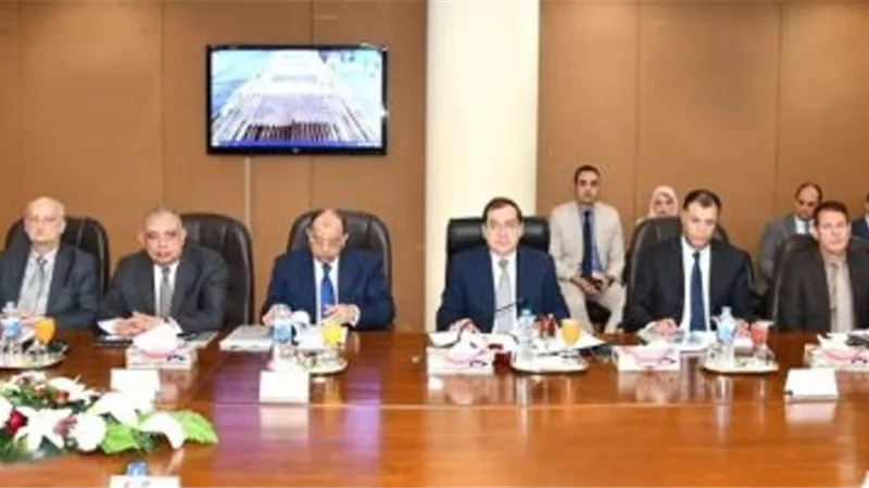 وزير البترول يعتمد الموازنة التخطيطية لشركات القطاع لعام 2019/2020