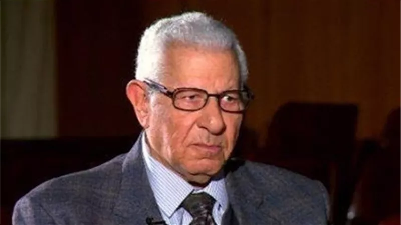 مكرم محمد أحمد يهنئ البابا تواضروس بعيد الميلاد