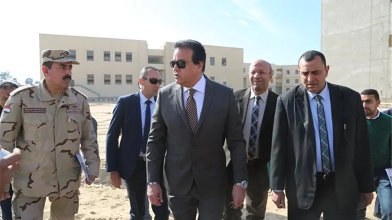 وزير التعليم العالي يتفقد مشروع إنشاء الجامعة التكنولوجية بقويسنا