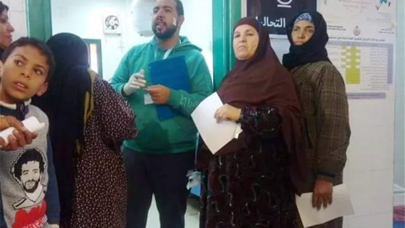 2037 مواطنا استفادوا من القافلة الطبية بمنشأة أبو عمر