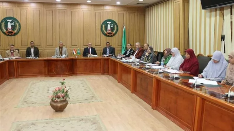 محافظ المنوفية يرأس إجتماع لجنة صندوق الإسكان الإقتصادي بالمحافظة