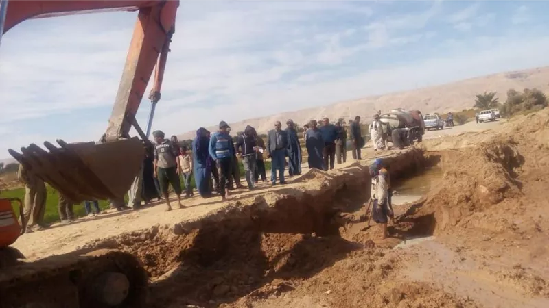 كسر مفاجئ فى خط الصرف بحاجر أرمنت جنوب غرب الأقصر