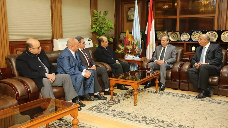 محافظ كفرالشيخ ومساعد وزير المالية يبحثان تنمية الكوادر البشرية