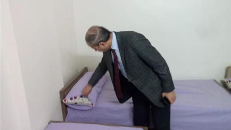 شهادة تقدير لعامل نوباتچي وإحالة 9 عمال للتحقيق بالفيوم
