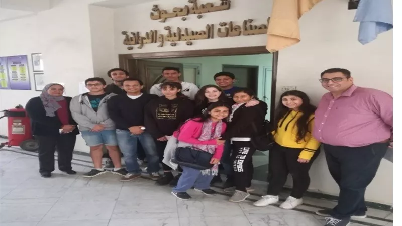 وزير التعليم العالى يستعرض تقريراً حول أنشطة القومى للبحوث