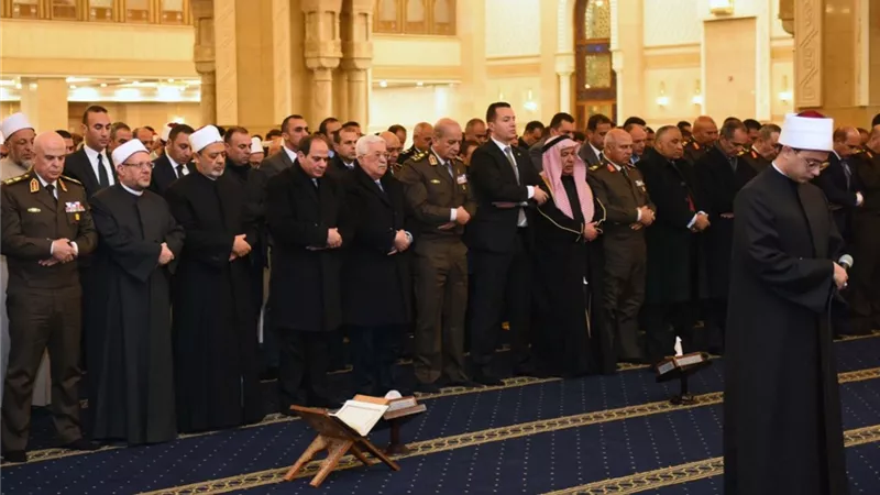 السيسى وأبو مازن يؤديان السلام الوطنى بحفل العاصمة الإدارية فيديو