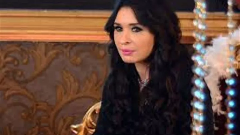 رقص دينا فى عيد ميلاد ليلى علوى يشعل الانستجرام