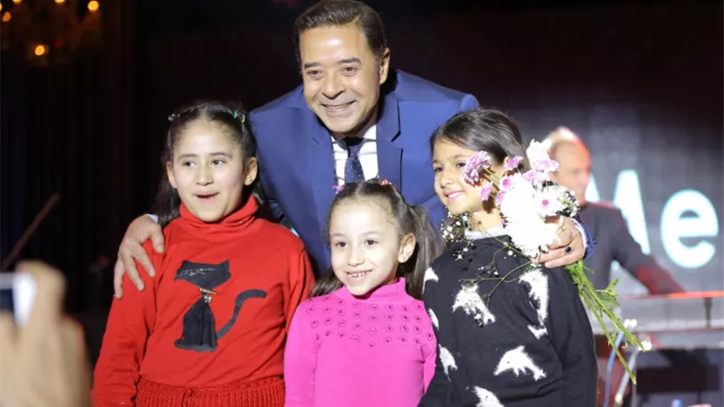 مدحت صالح وياسمين على يعيدان الجماهير إلى زمن الفن الجميل بقاعه مؤتمرات جامعة طنطا