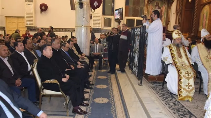 المحافظ وقيادات بنى سويف فى قداس عيد الميلاد بمطرانية ببا