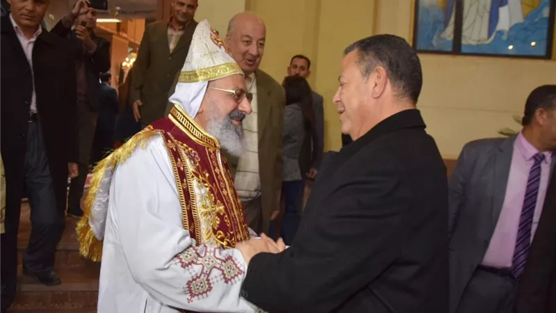 المحافظ يشارك قداس عيد الميلاد بمطرانية بني سويف