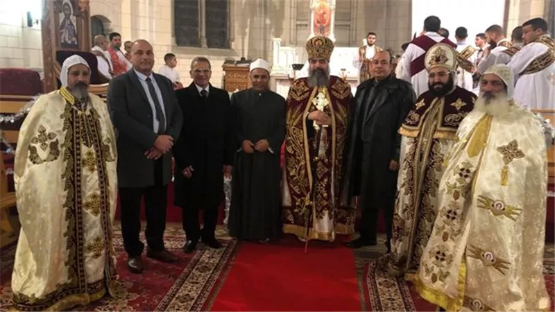 الجالية المصرية بفرنسا تحتفل بعيد الميلاد المجيد .. صور وفيديو