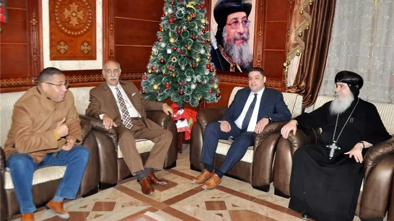 مستقبل وطن ببنى سويف يزور الكنائس والأديرة