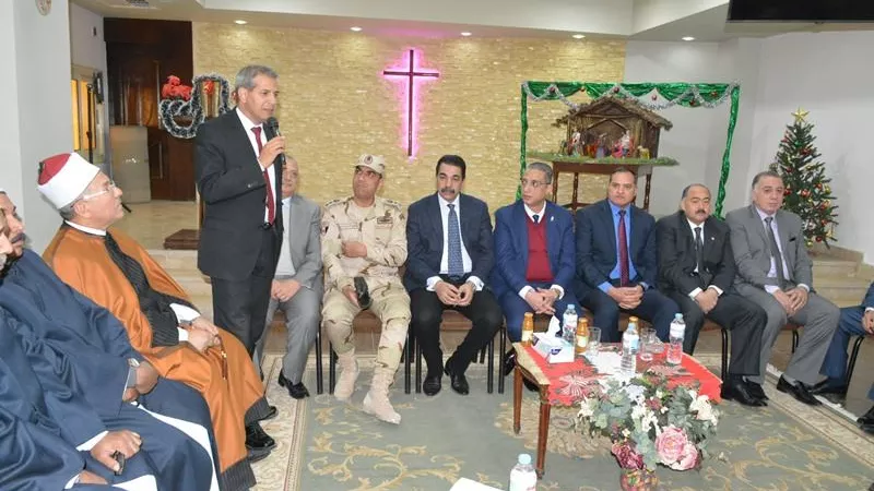 محافظ سوهاج يهنئ مطرانيات الكاثوليك والارثوذكس والانجيليين بعيد الميلاد