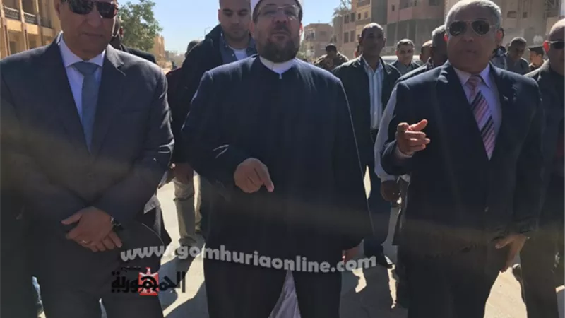 وزير الاوقاف يوجه بسرعة الانتهاء من طرح المحال التجارية بخان أسوان
