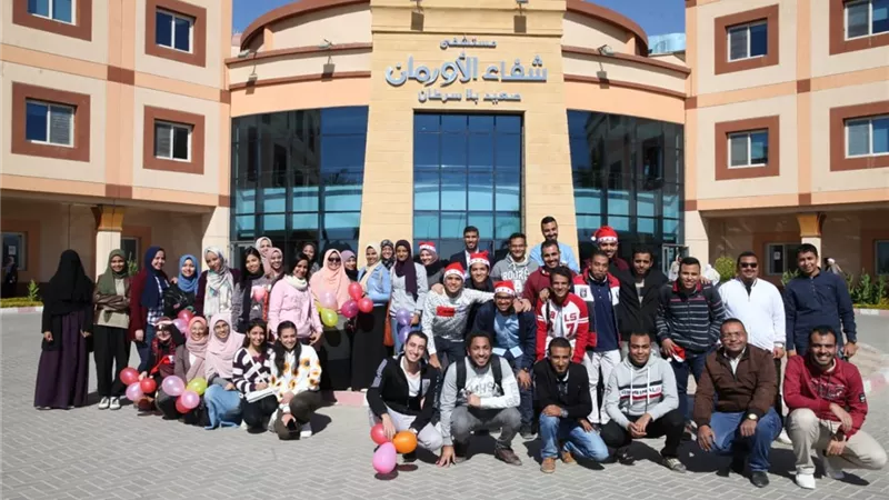 إتحاد طلاب طب الفم والأسنان بجنوب الوادى يتبرعون بالدم لصالح مستشفى الأورمان